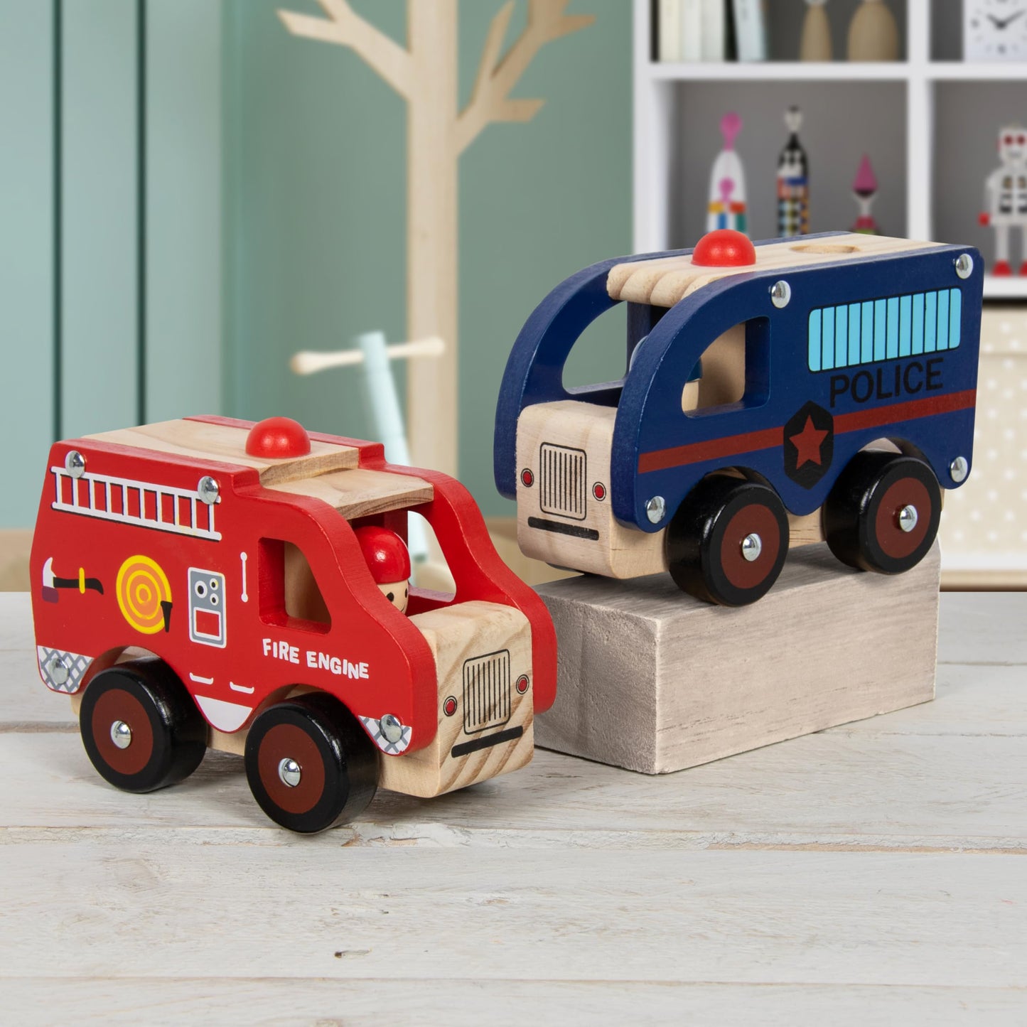 Lesser & Pavey Retro Emergency Vehicle 2 Ass Games For Kids & Adults | Classic Retro Game & Toys Gift For Birthdays and Special Occasions | Surprise Your Loved Ones With Retro Games