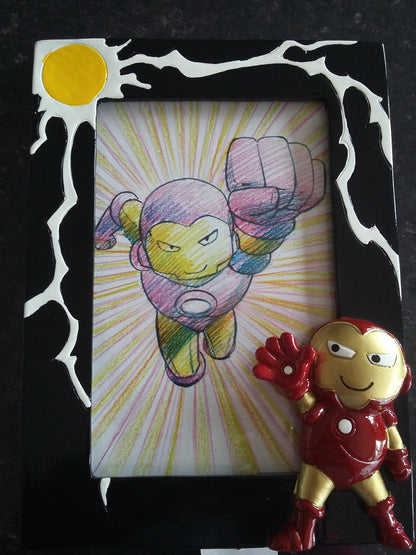 SUPERHERO IRON MAN CHILDREN RESIN PHOTO FRAME 6 X 4". PERFECT GIFT