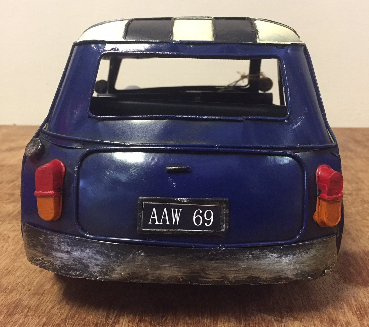 lesser and pavey LP42172 Figure | Classic Blue 1 Piece-33x16x14 cm Car Accessory, Solid, Multicolord, One Size