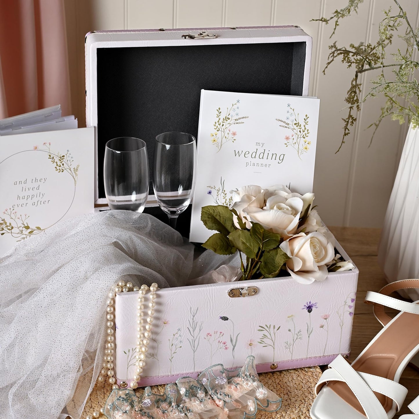 Love Story - Wildflower Wedding Album - Keepsake Picture/Photo Album Perfect for Storing Cherished Memories - Engagement/Bridal Shower Gifting H: 19cm x W: 17cm.