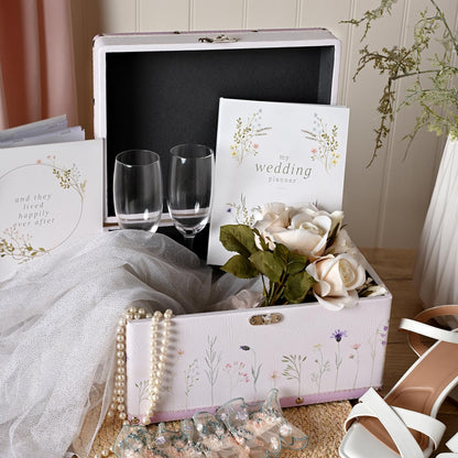 Love Story - Wildflower Wedding Album - Keepsake Picture/Photo Album Perfect for Storing Cherished Memories - Engagement/Bridal Shower Gifting H: 19cm x W: 17cm.