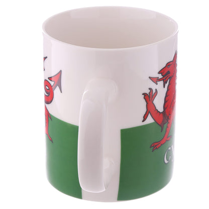 Puckator Wales Welsh Dragon Cymru Porcelain Tea Coffee Mug - Funny Home Accessories - Cute Gifts for Girlfriend - Large Mugs for Men Women Hot Drinks - Cute Cups Presents - Secret Santa Gift Cup Set