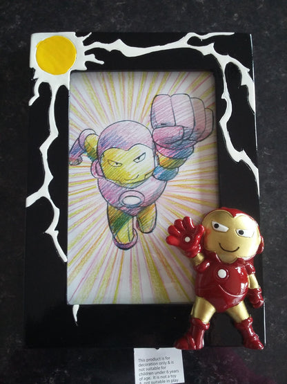 SUPERHERO IRON MAN CHILDREN RESIN PHOTO FRAME 6 X 4". PERFECT GIFT