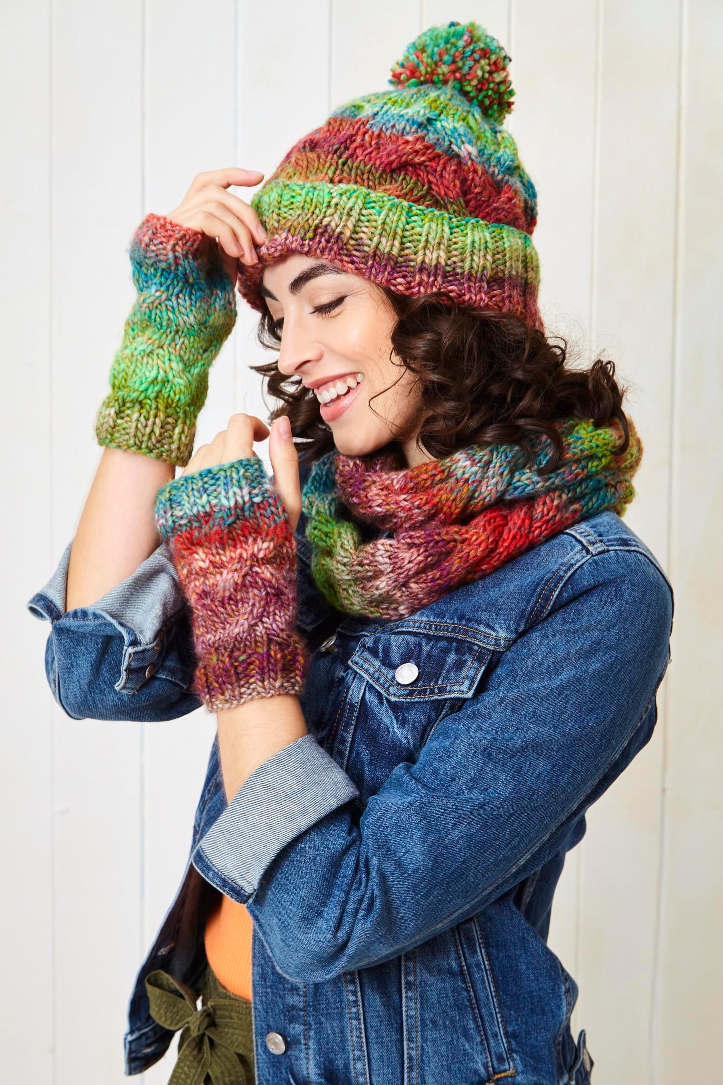 King Cole Ladies Chunky Knitting Pattern Womens Sweater Cowl Hat & Hand Warmers (6249)